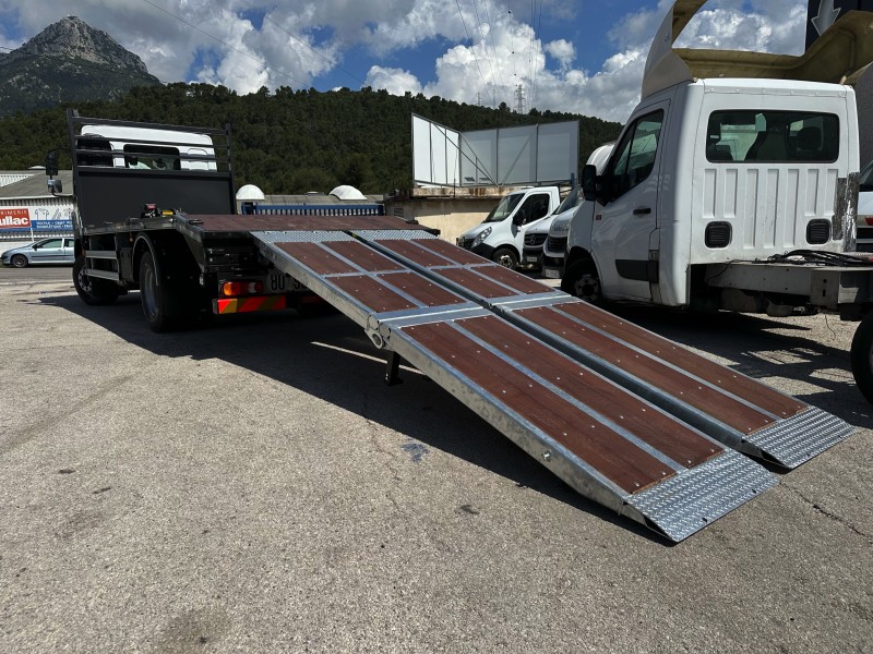 Fabrication carrosserie industrielle plateau porte-engin concessionnaire DAF Nice Alpes-Maritimes 06