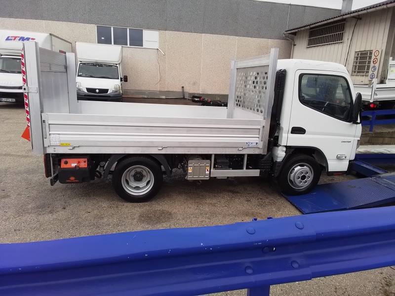 Fabrication carrosserie industrielle pour VEHICULE FUSO CANTER 3S13 La Garde Var