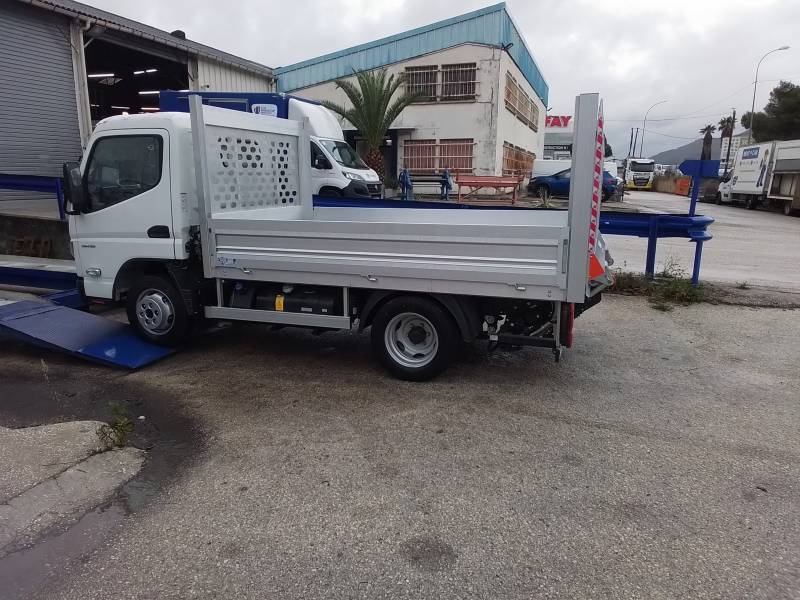 Fabrication carrosserie industrielle pour VEHICULE FUSO CANTER 3S13 La Garde Var