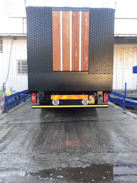 Fabrication et pose carrosserie industrielle VEHICULE MAN TGM 15,5T près de Brignoles Var